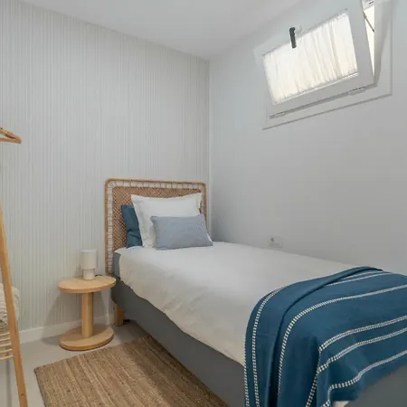 Apartment Charming 2-bedroom In Guargacho, Tenerife *