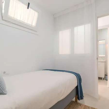 Charming 2-bedroom In Guargacho, Tenerife *